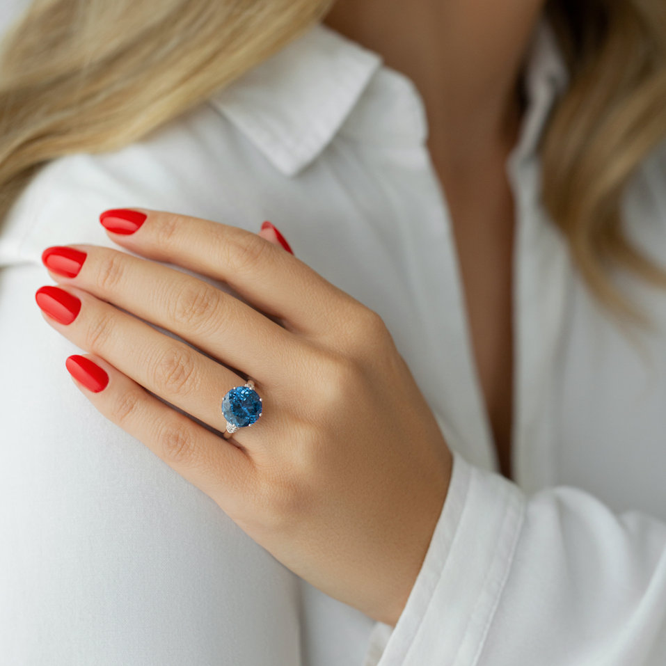 Prsteň s tanzanitom a diamantmi Magic Gentility