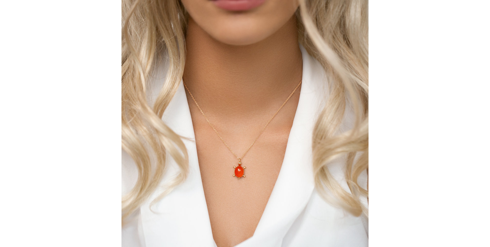 Náhrdelník s karneolom a diamantmi Marvelous Turtle