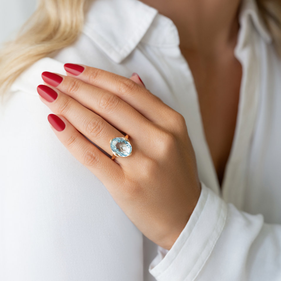 Prsteň s diamantmi a růženínom Dévouement