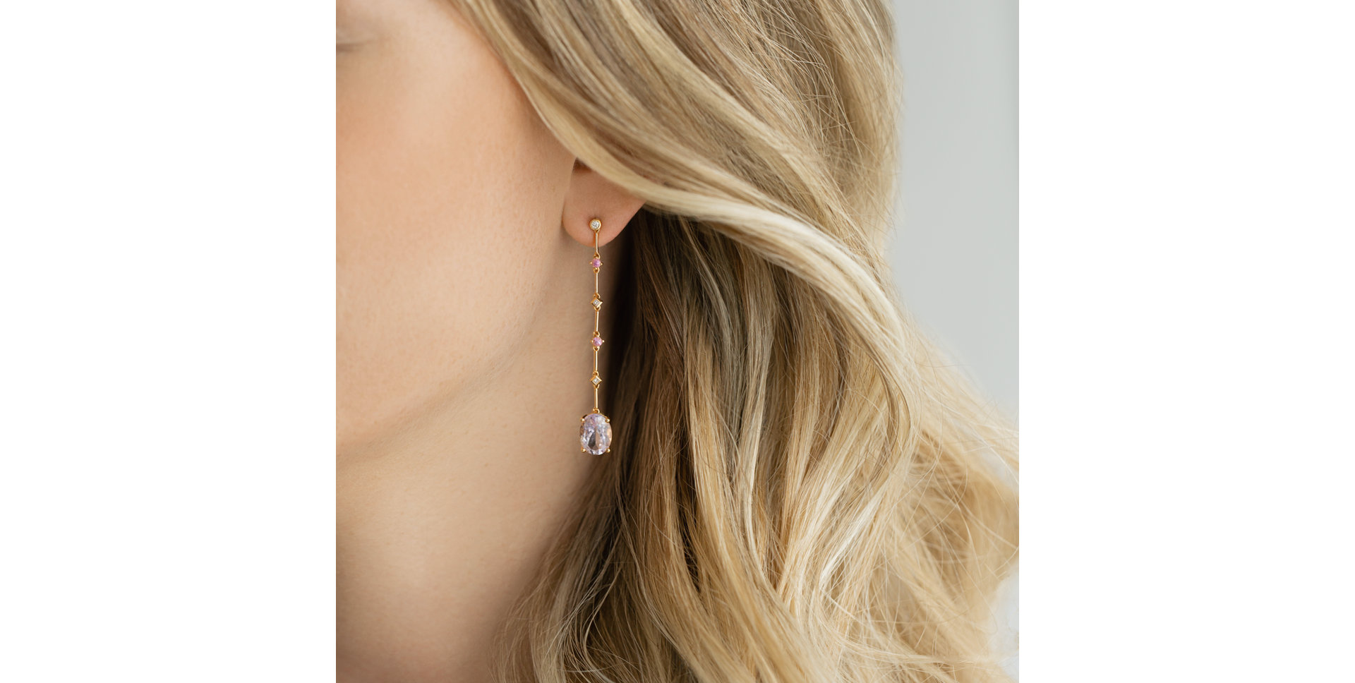 Náušnice s diamantmi, ametystom a zafírom Alaia