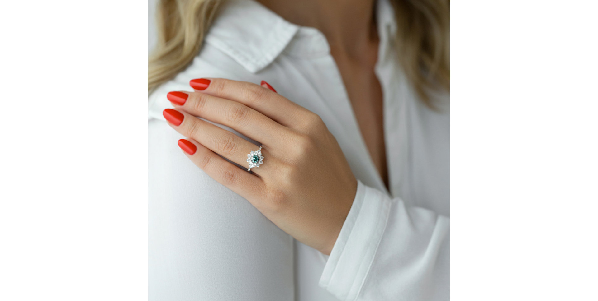 Prsteň s modrým diamantom a bielymi diamantmi Regal Majesty