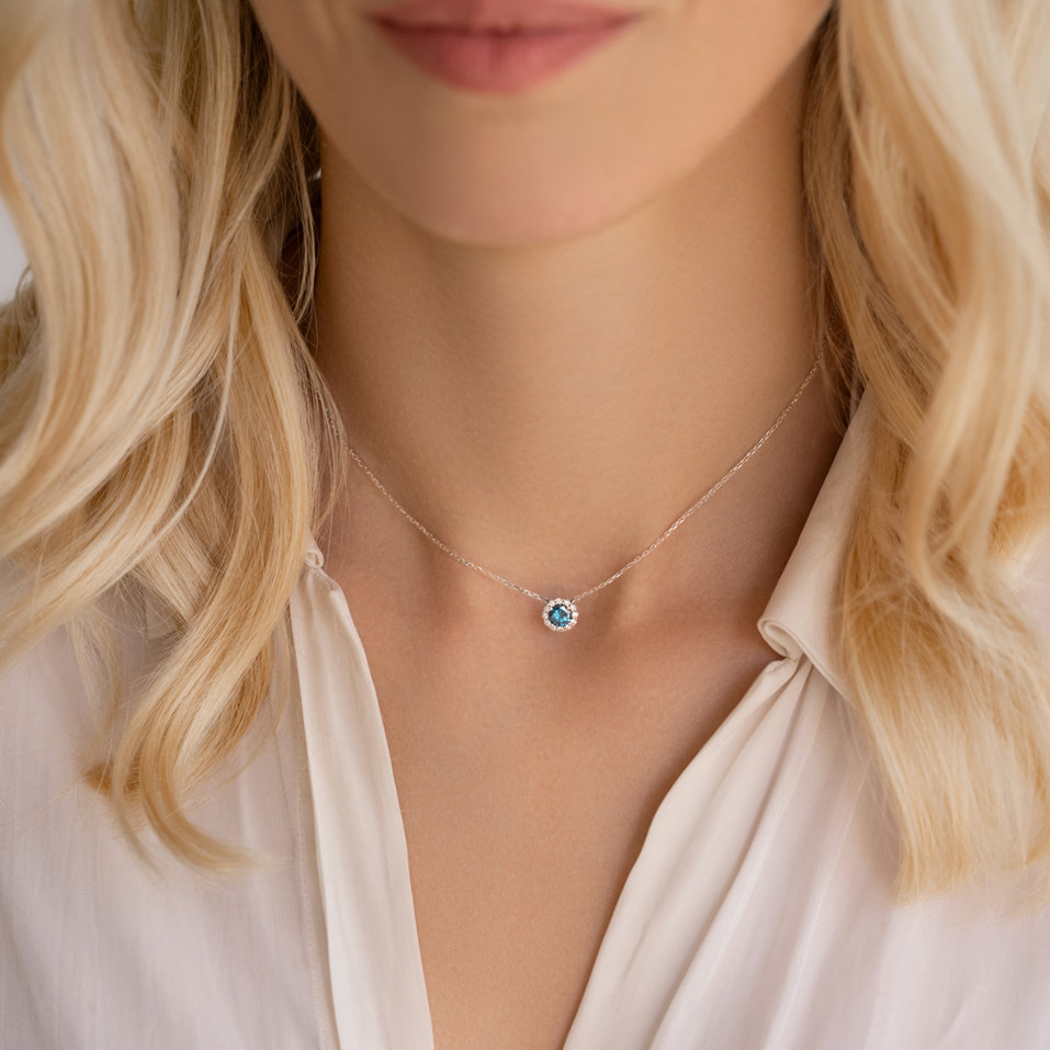 Náhrdelník s bielymi a modrými diamantmi Dream Sparkle