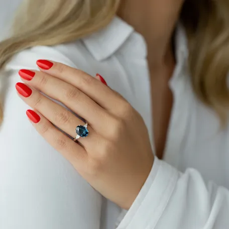 Prsteň so zafírom a diamantmi Fiona