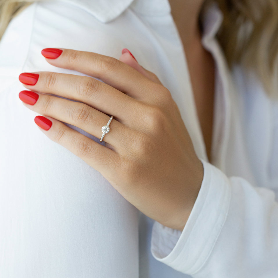 Prsteň 14kt biele zlato s diamantmi Regal Elegance