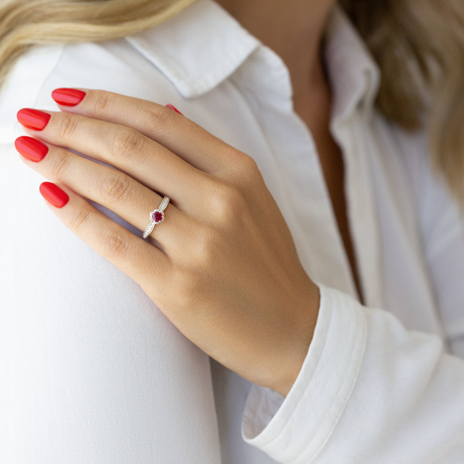 Prsteň s diamantmi a smaragdom Zafira