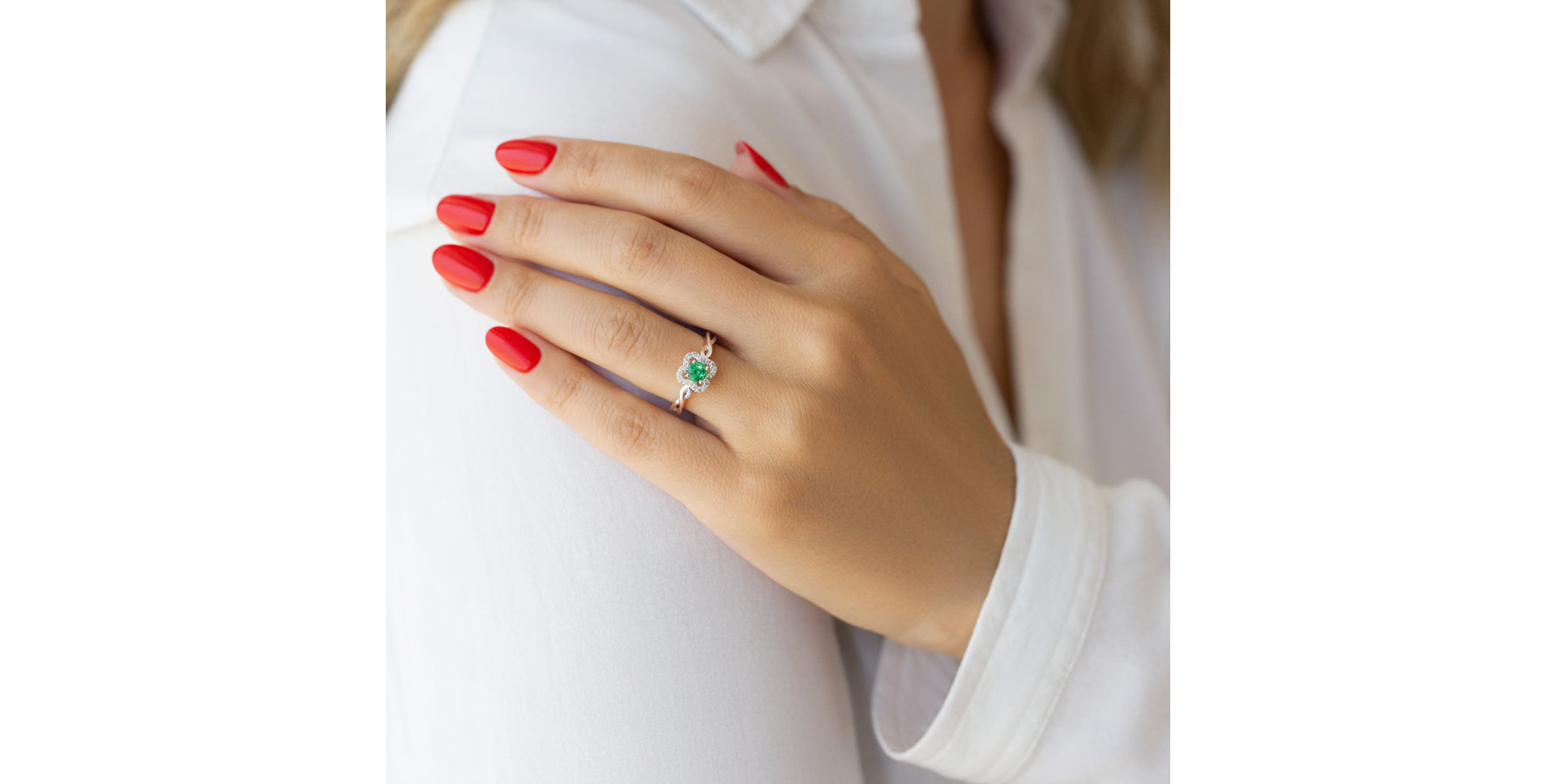 Prsteň s diamantmi a smaragdom Talma