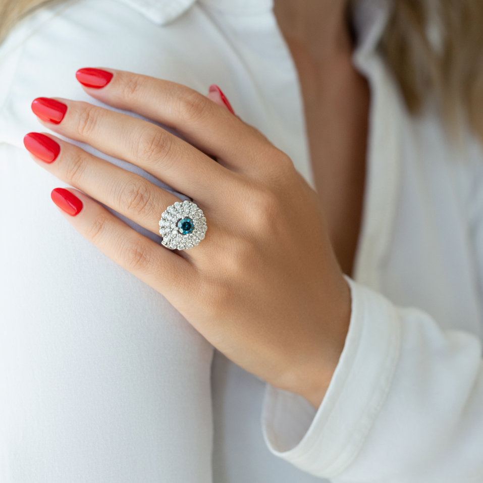 Prsteň s modrým diamantom a bielymi diamantmi Winter Tale