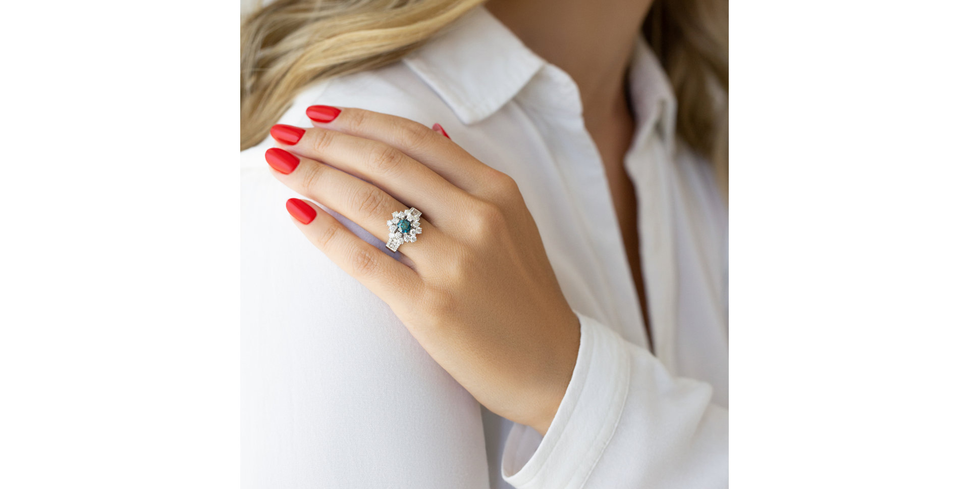 Prsteň s modrým diamantom a bielymi diamantmi Eye of Luxury