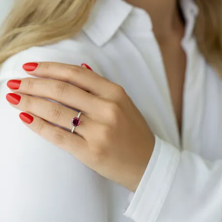 Prsteň s diamantmi a rhodolitom Bethy