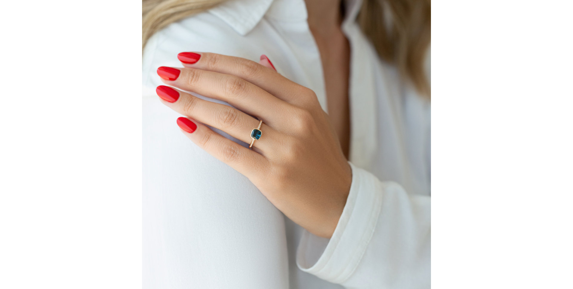 Prsteň s diamantmi a topásom Carelia