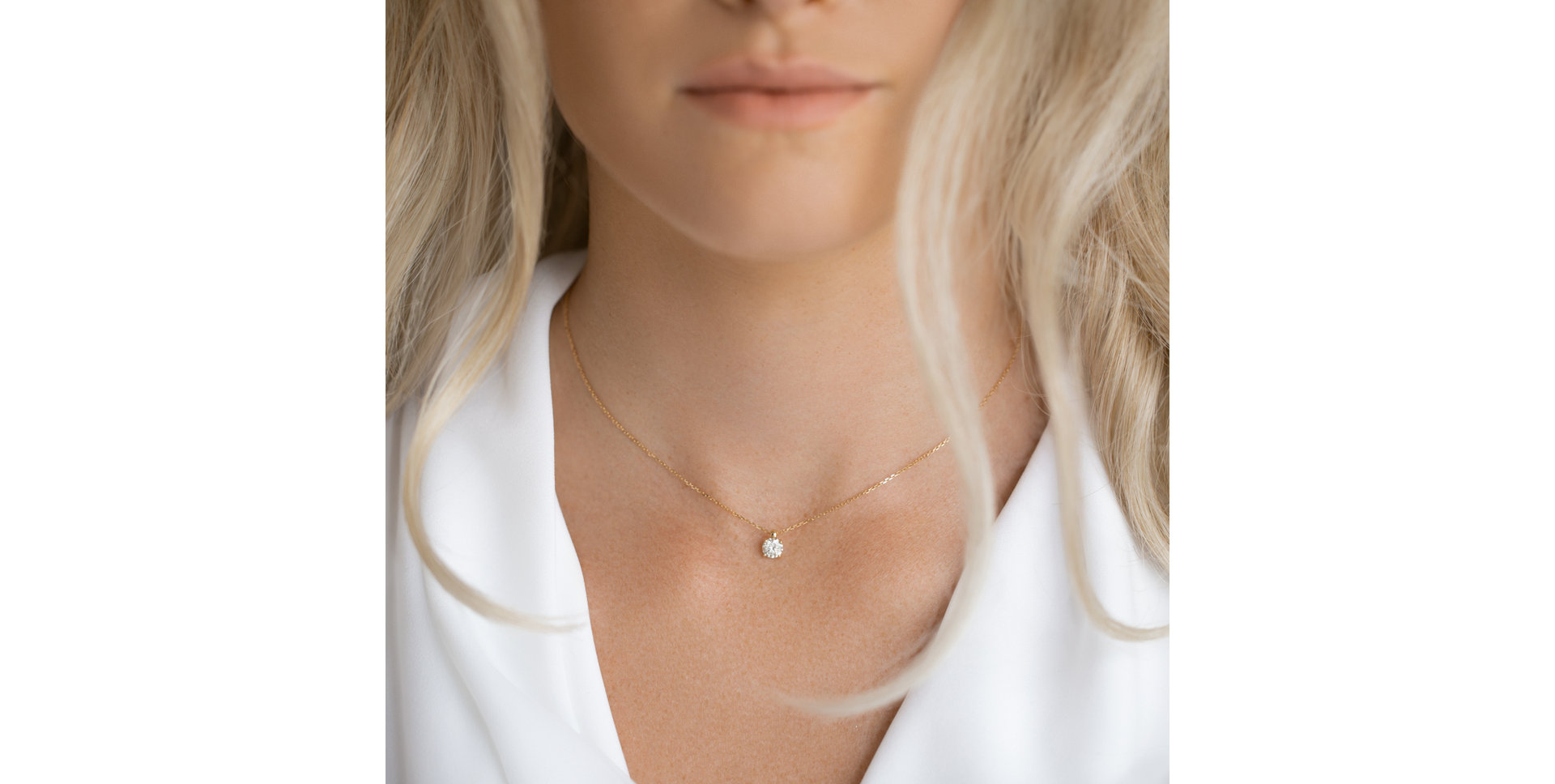 Diamond necklace Soft Light