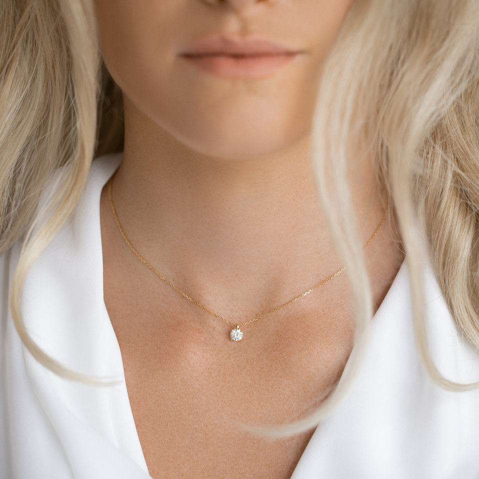 Diamond necklace Soft Light