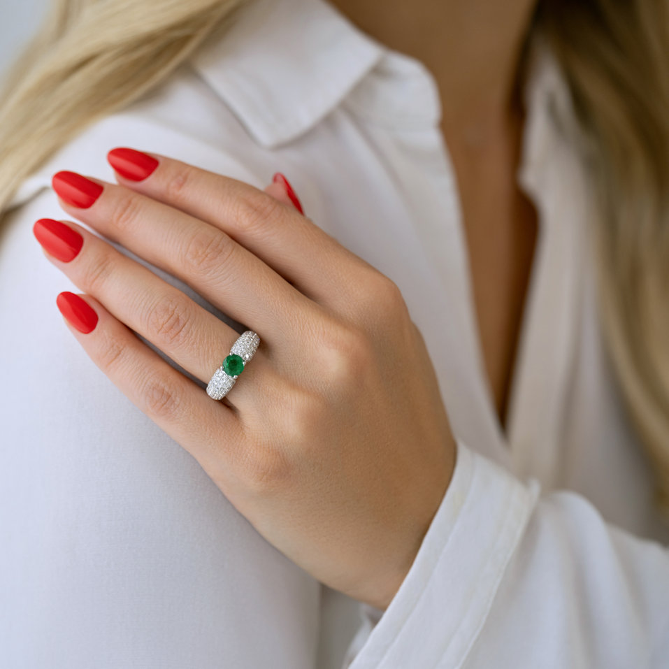 Prsteň s diamantmi a smaragdom Simeona