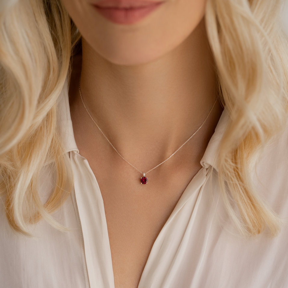 Náhrdelník s diamanty a rhodolitem Seraphita