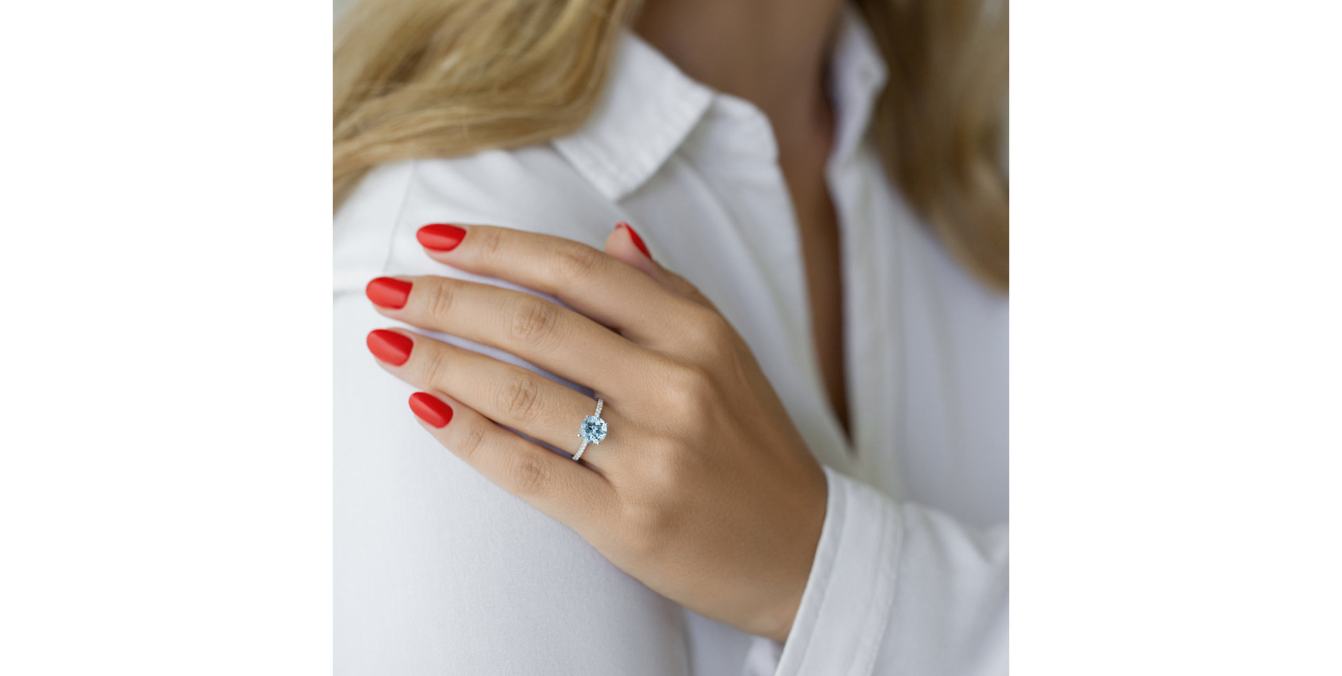 Prsteň s diamantmi a topásom Bethy