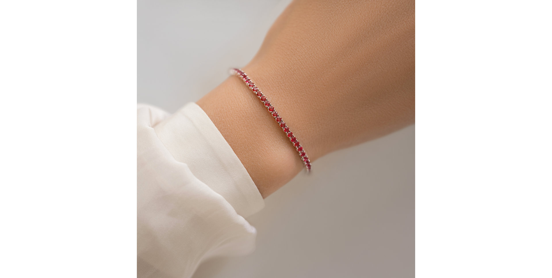 Náramok so smaragdmi Infinite Glow