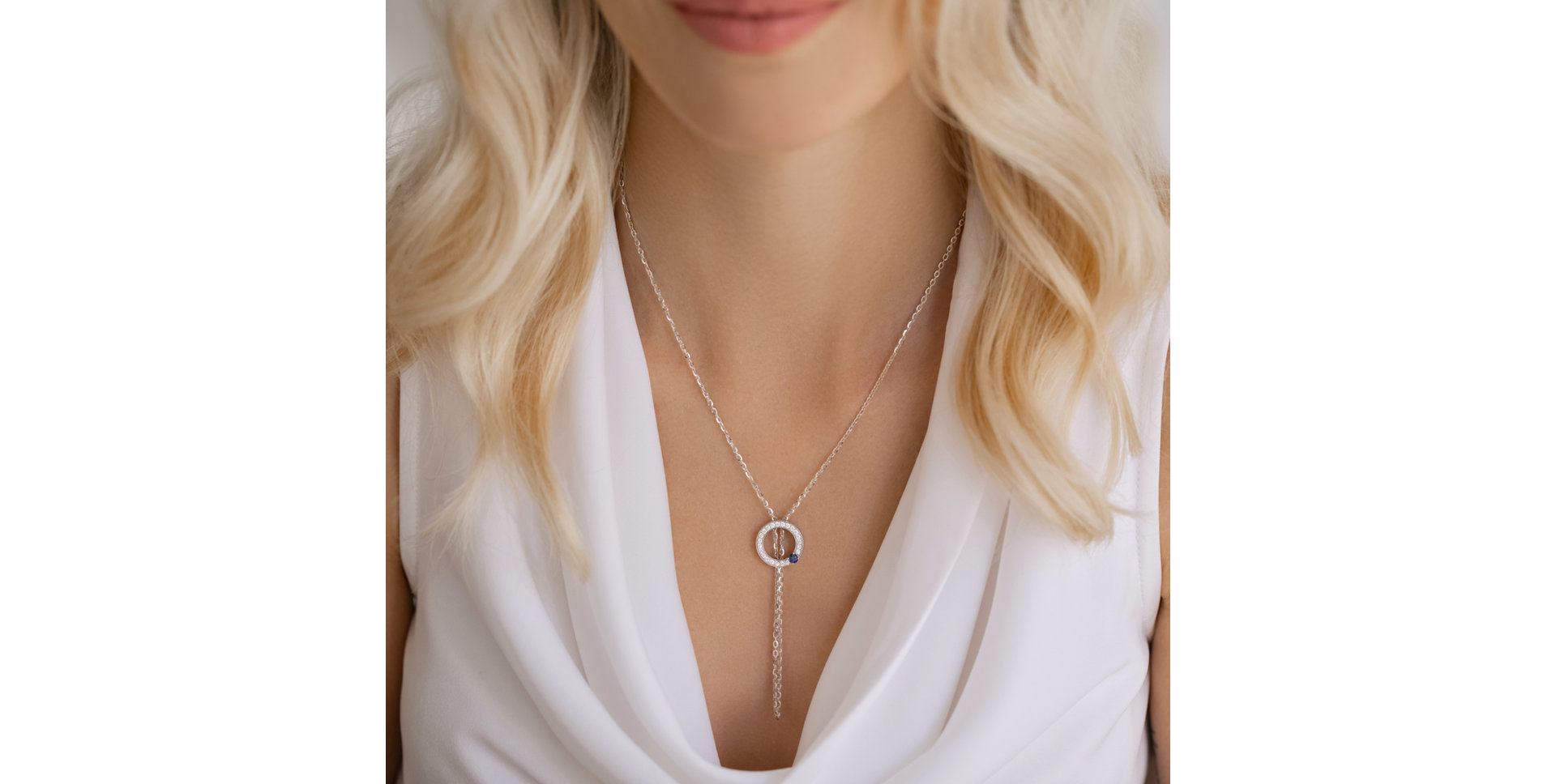 Náhrdelník s diamantmi a smaragdom Perfect circle