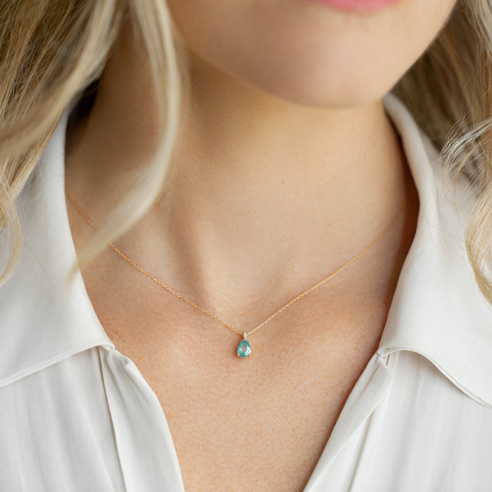 Náhrdelník s diamantmi a smaragdom Tearfall