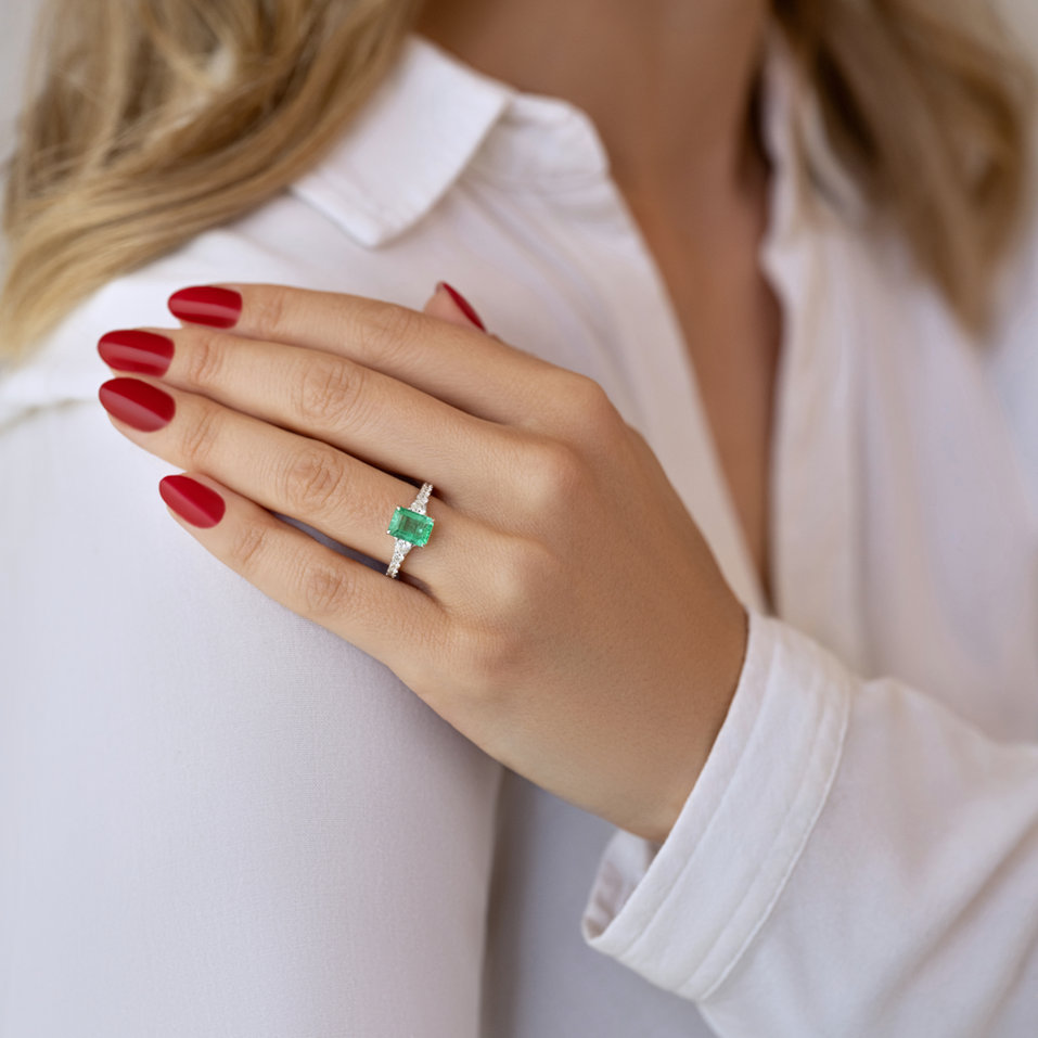Prsteň s diamantmi a smaragdom Majestic Imagination
