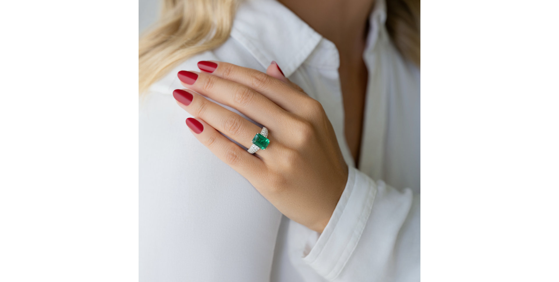 Prsteň s diamantmi a smaragdom Diamond Whisper