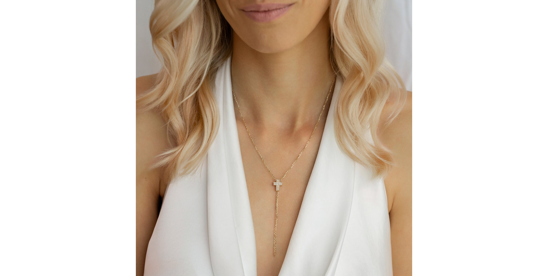 Náhrdelník s diamantmi Divine Cross