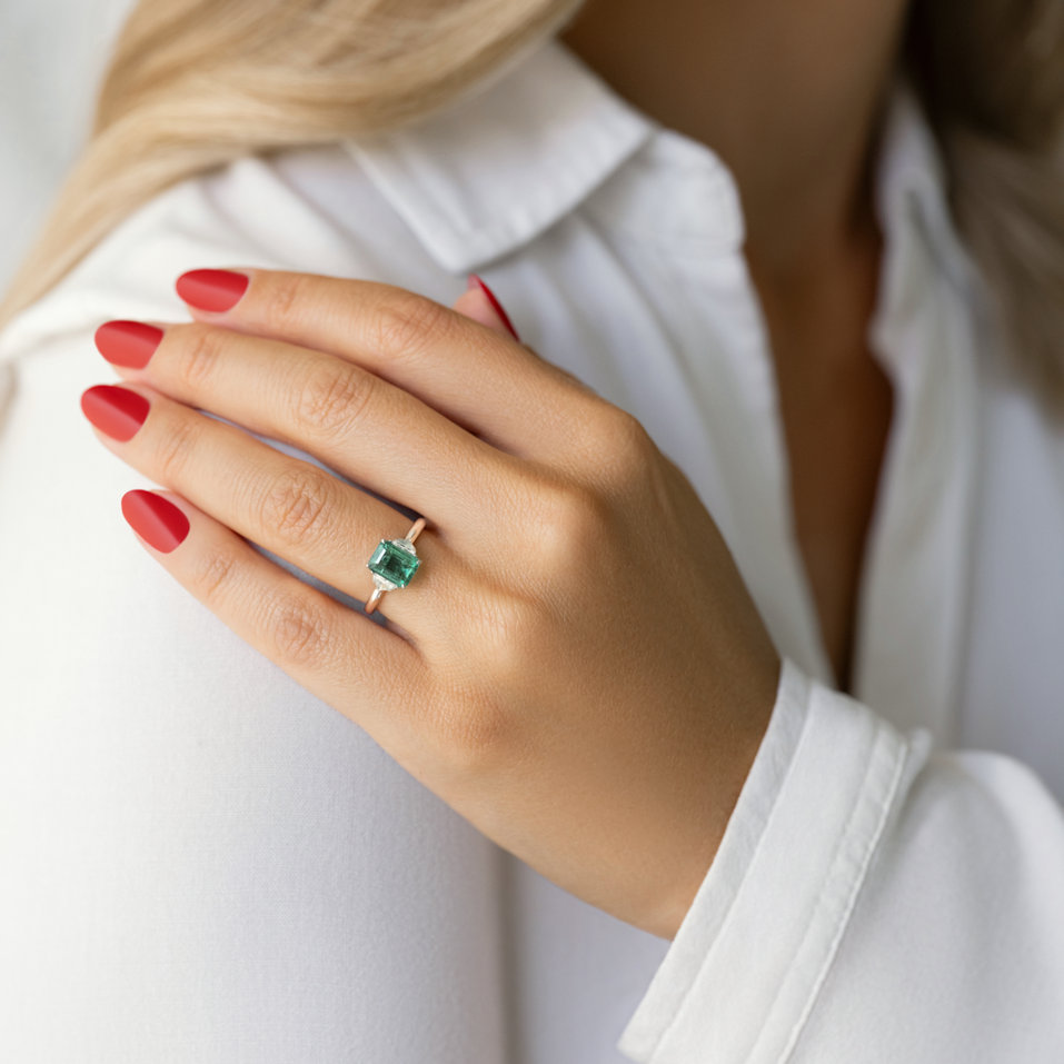 Prsteň s diamantmi a smaragdom Selien