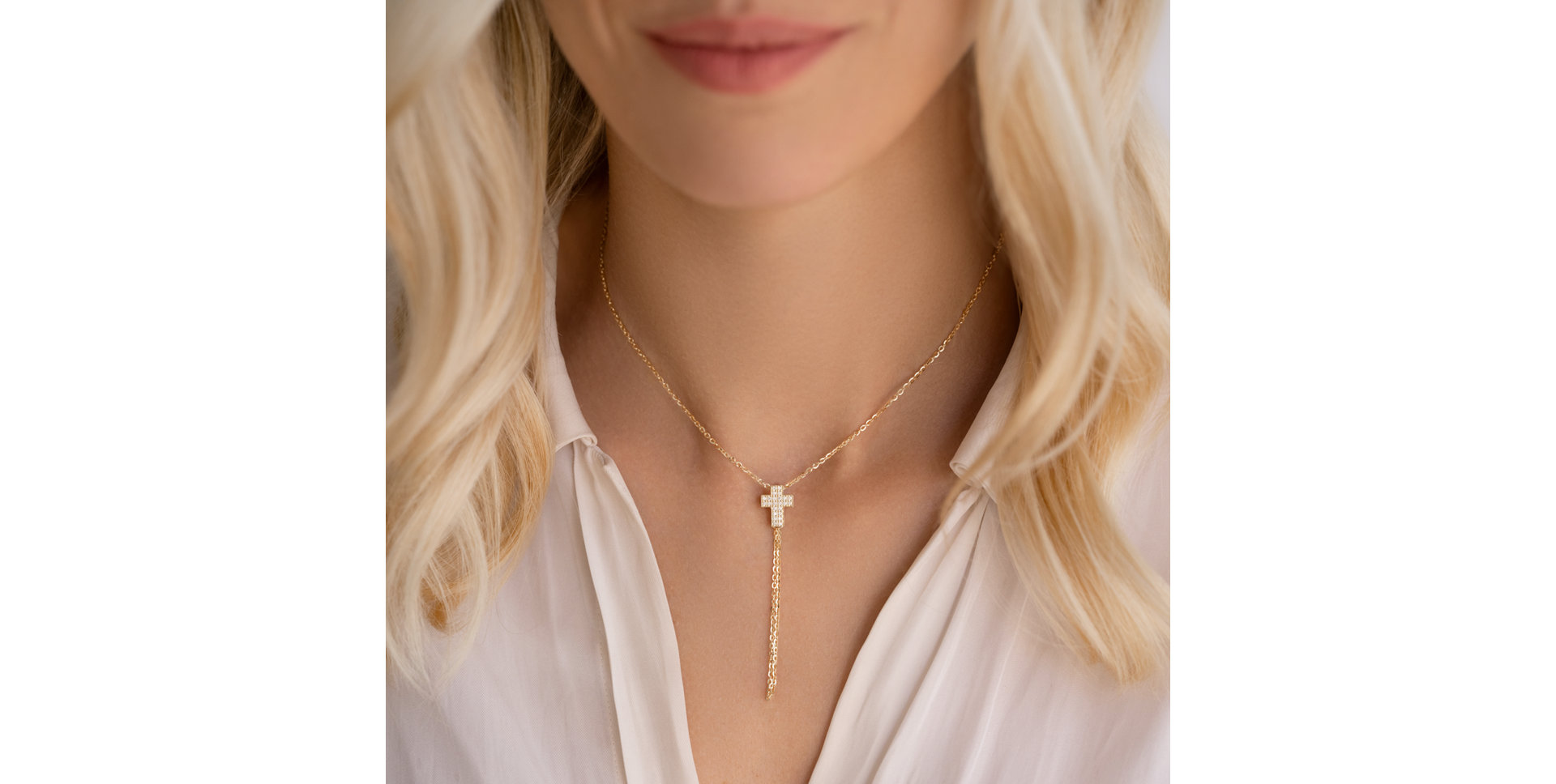 Náhrdelník s diamantmi Divine Cross