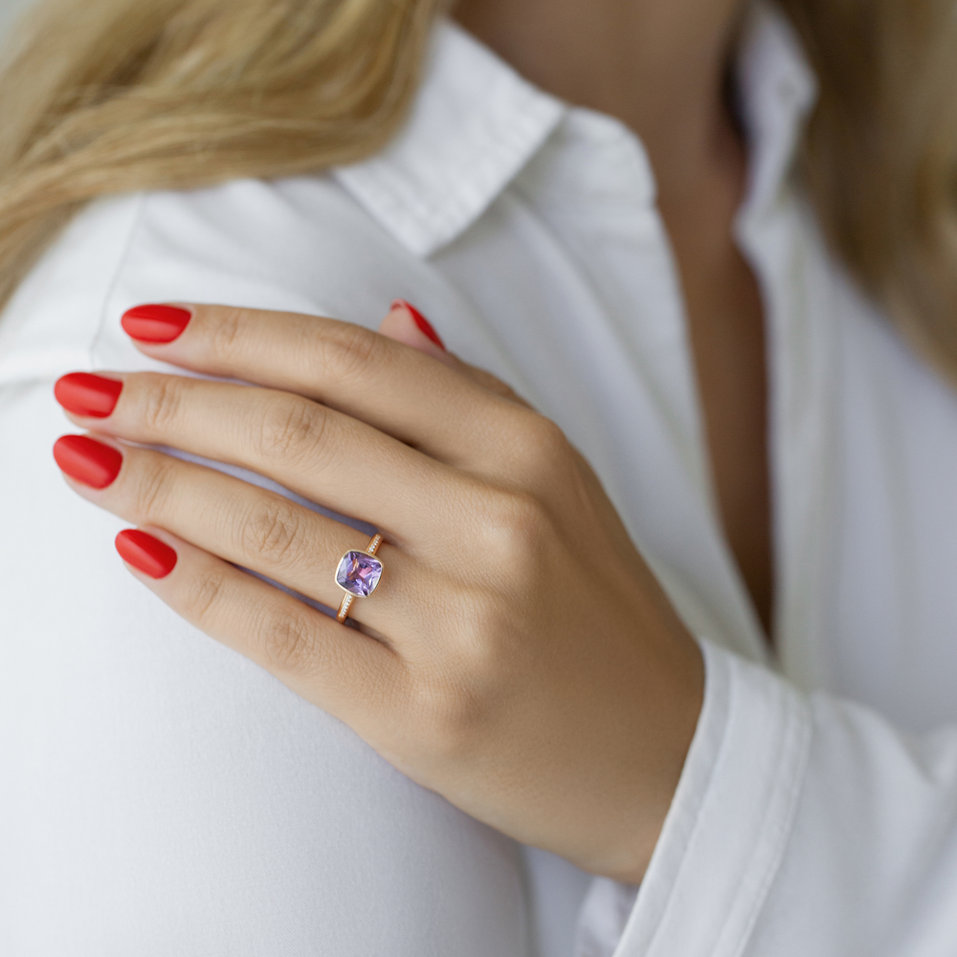 Prsteň s diamantmi a topásom Carelia