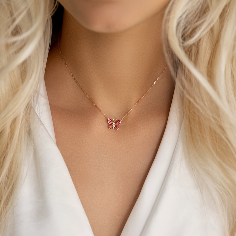 Prívesok s diamantmi a rubínmi Butterfly Nobility