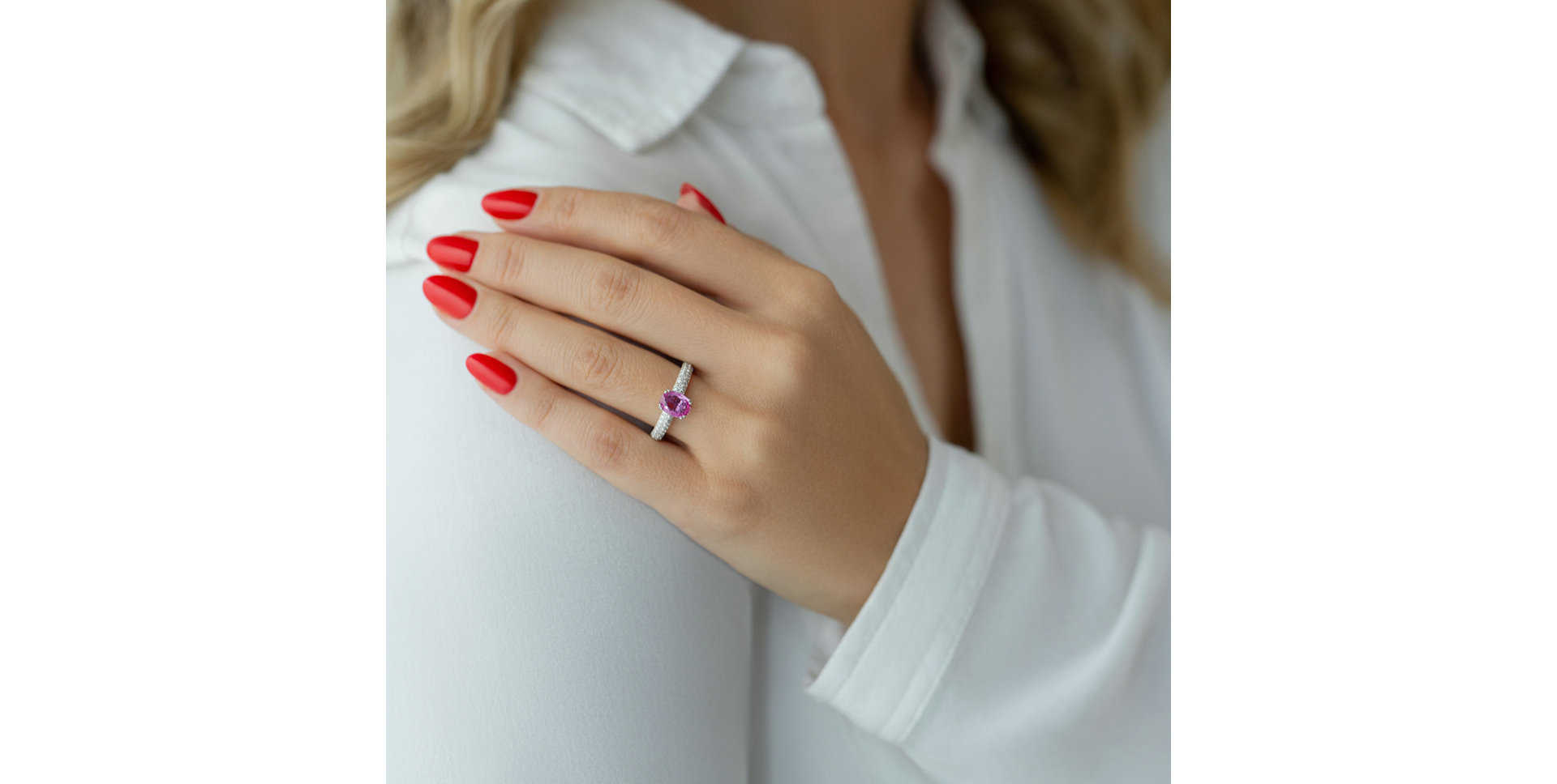 Prsteň s zafírom a diamantmi Noelle