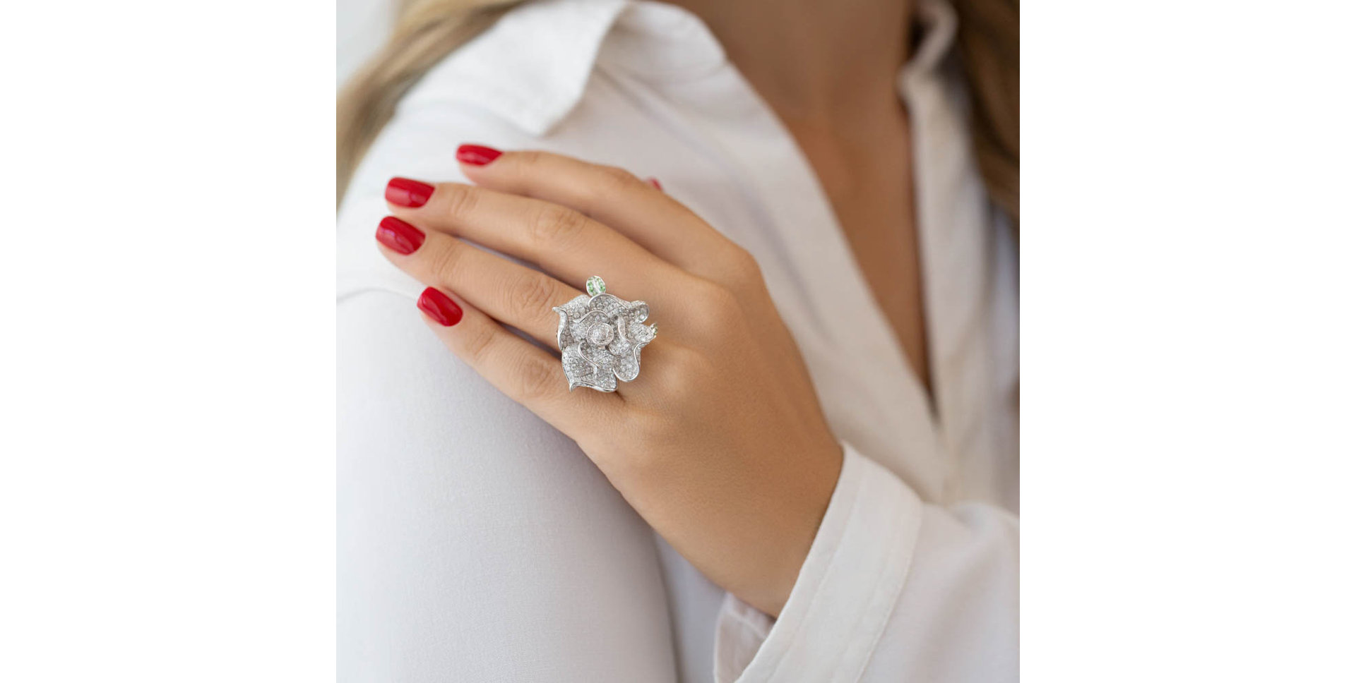 Prsteň s diamantmi a granátmi Pompesa