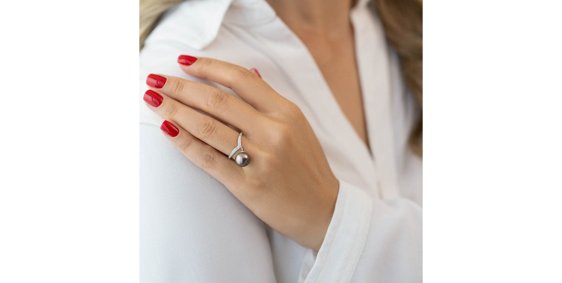 Prsteň s perlou a diamantmi Kotys