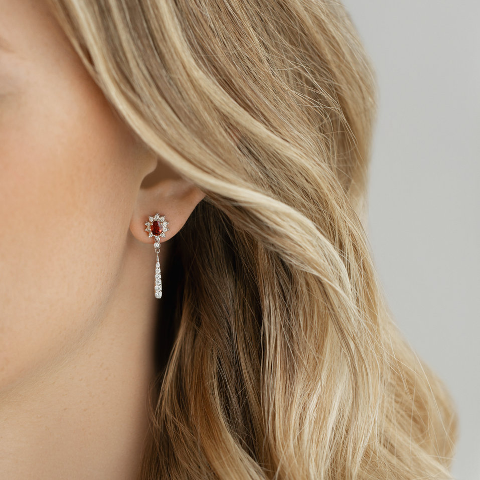 Náušnice s rubínom a diamantmi Comet