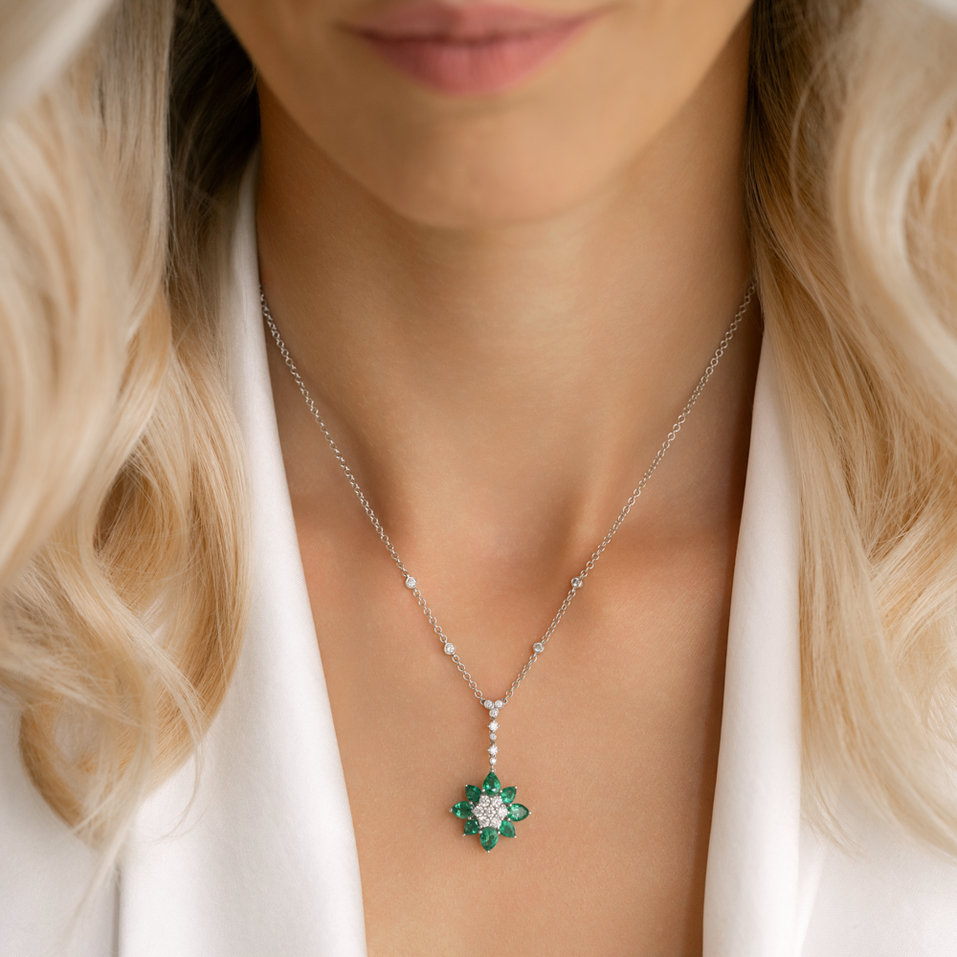 Náhrdelník s diamantmi a smaragdmi Ideal Charm