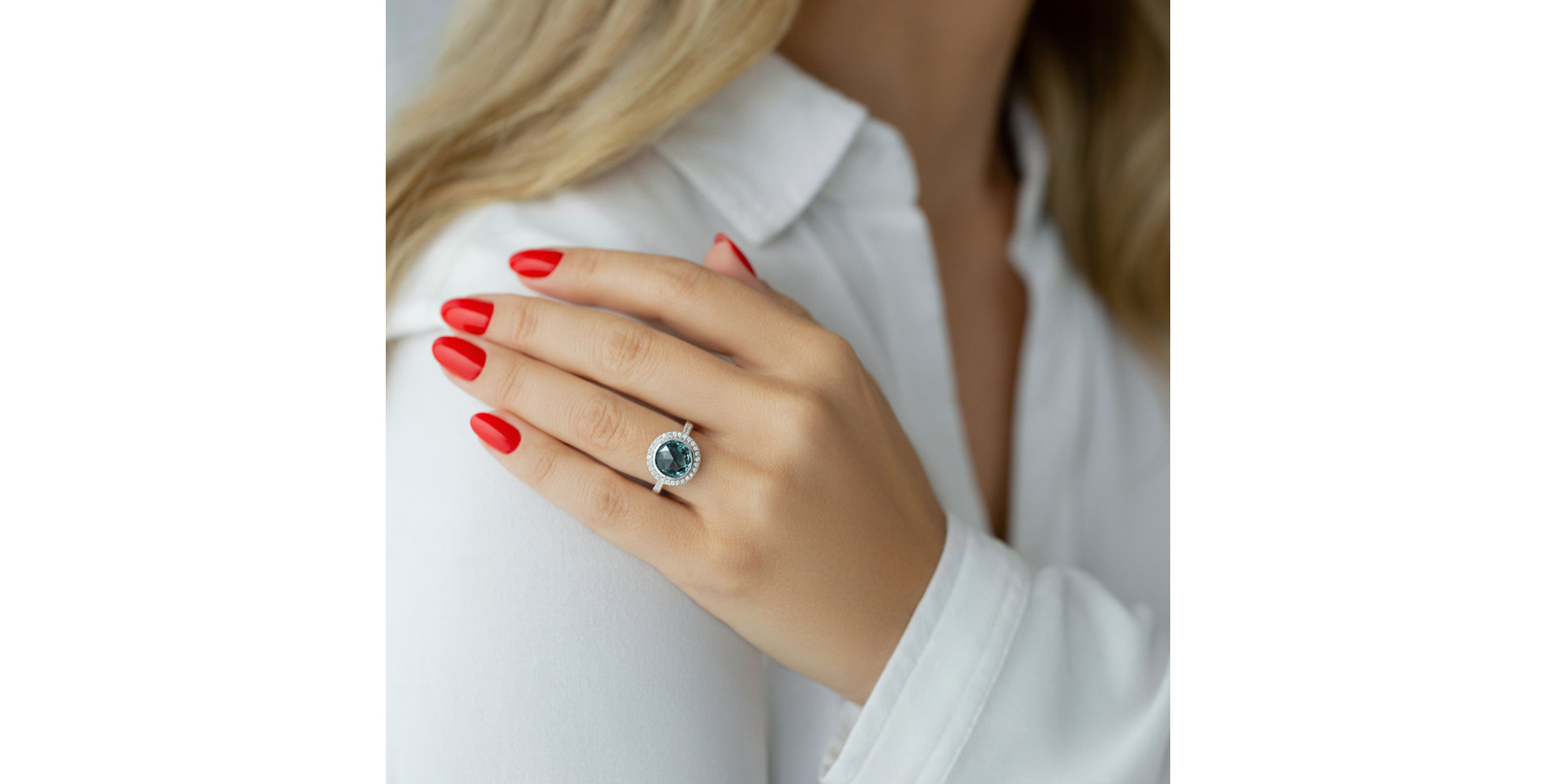 Prsteň s topásom a diamantmi Defender