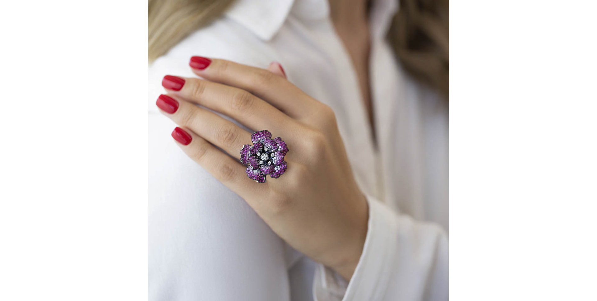 Prsteň s diamantmi a zafírmi Royal Magnolia