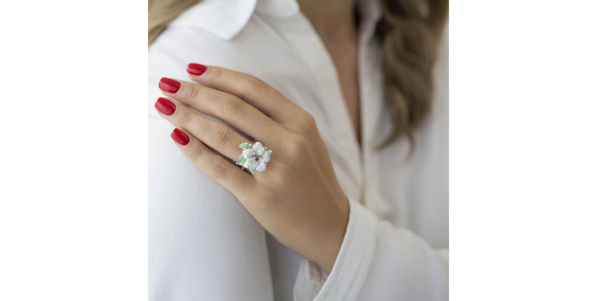 Prsteň s diamantmi a granátmi Princess Flower