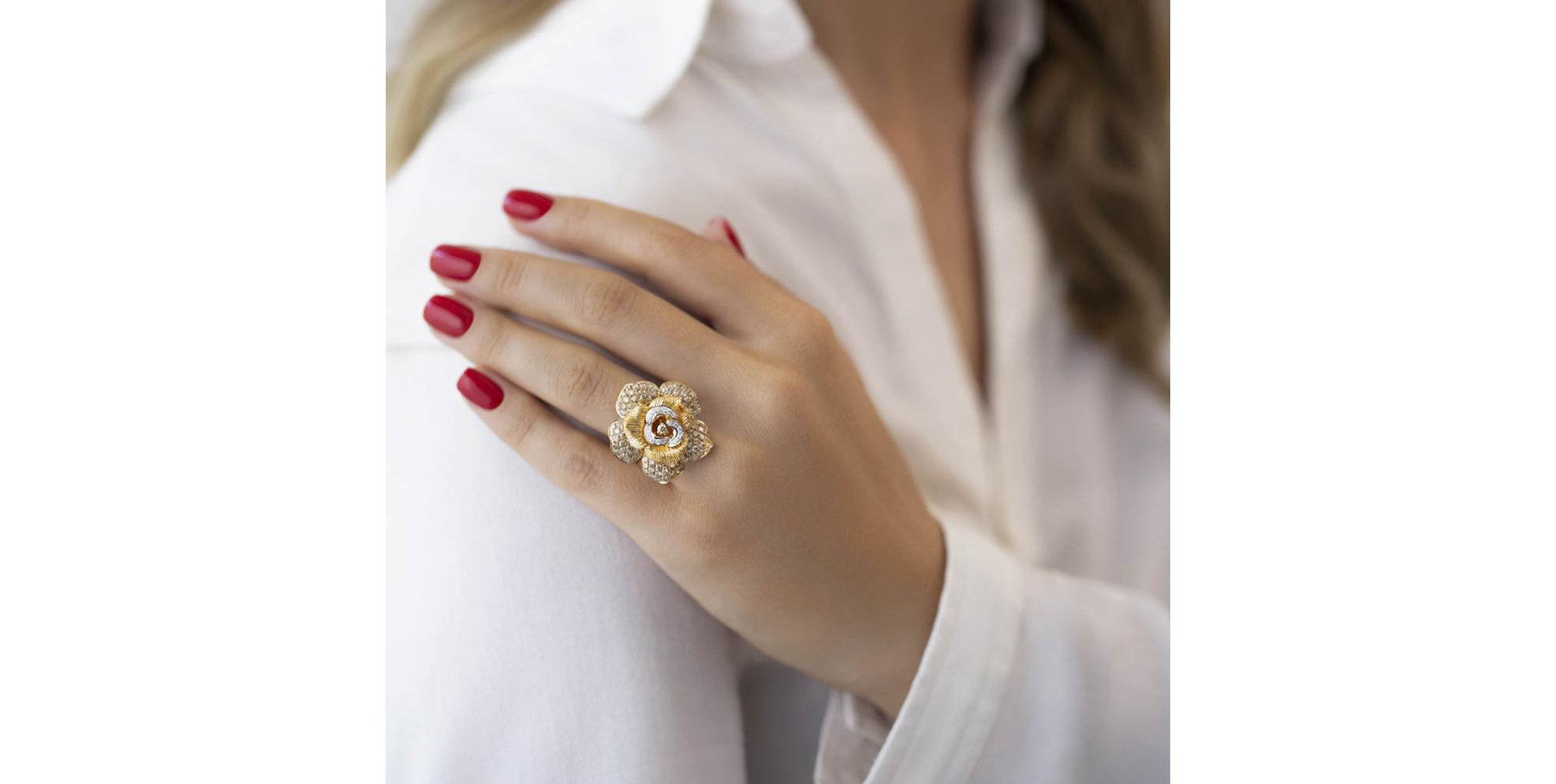 Prsteň s bielymi a hnedými diamantmi Aristocrat Rose