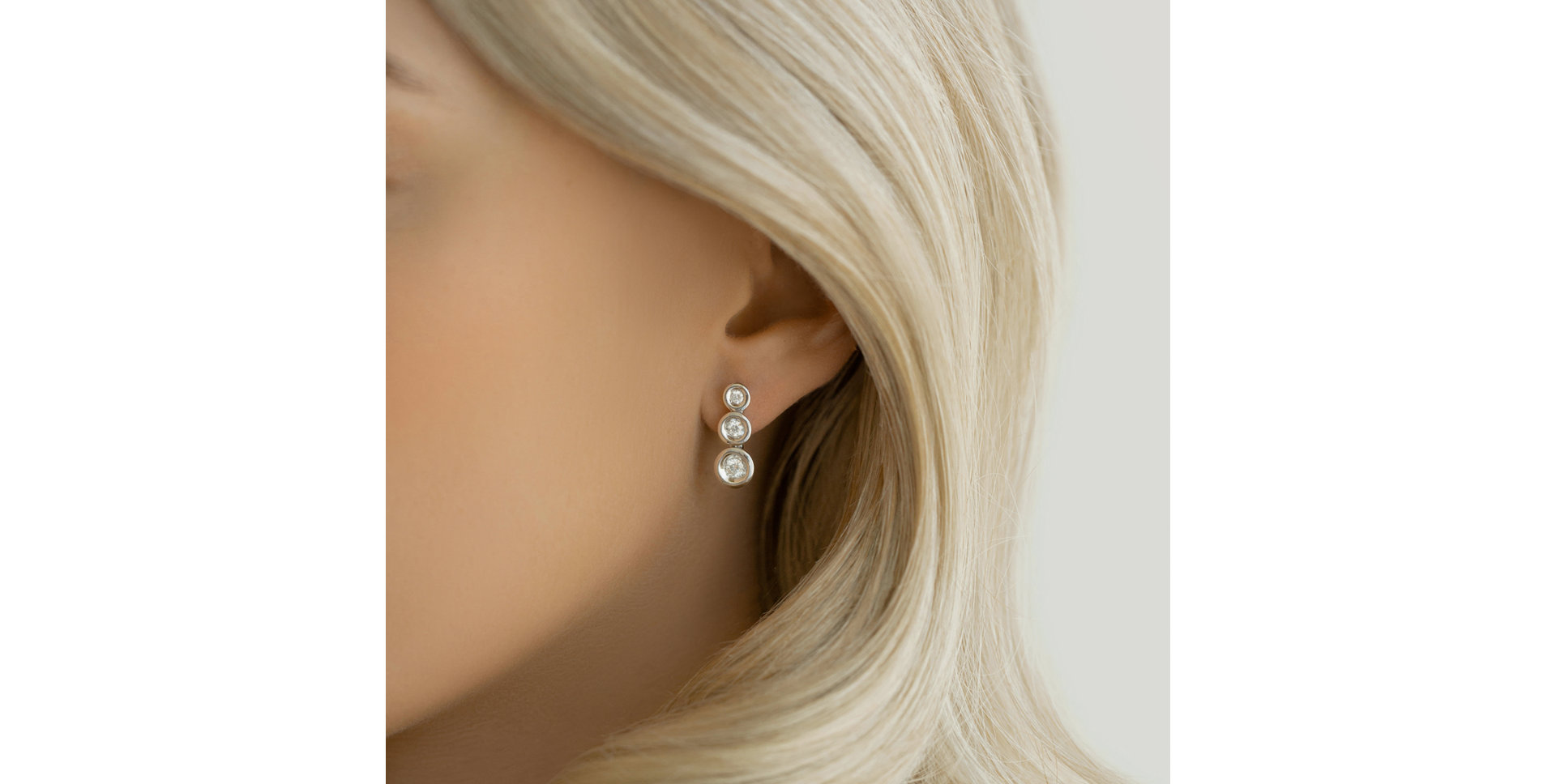 Náušnice s diamantmi Hogan