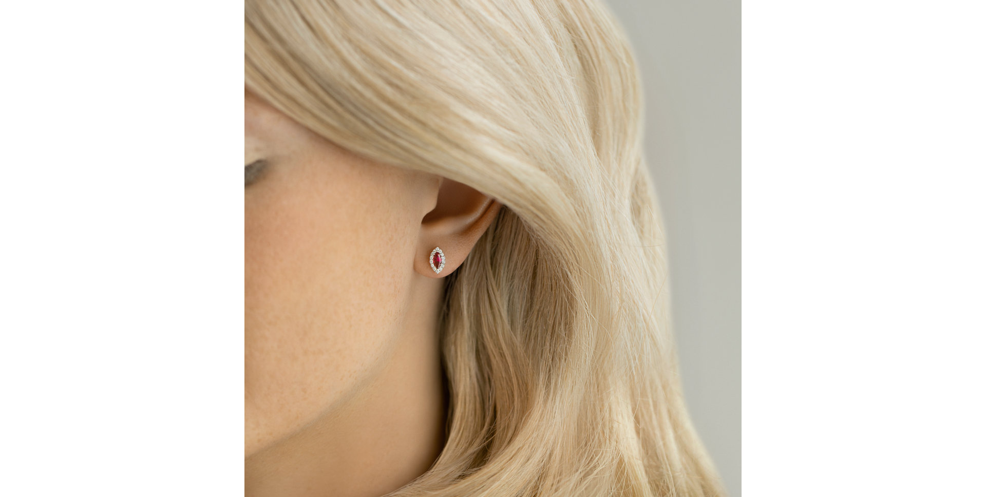 Náušnice s zafírom a diamantmi Sign of Desire