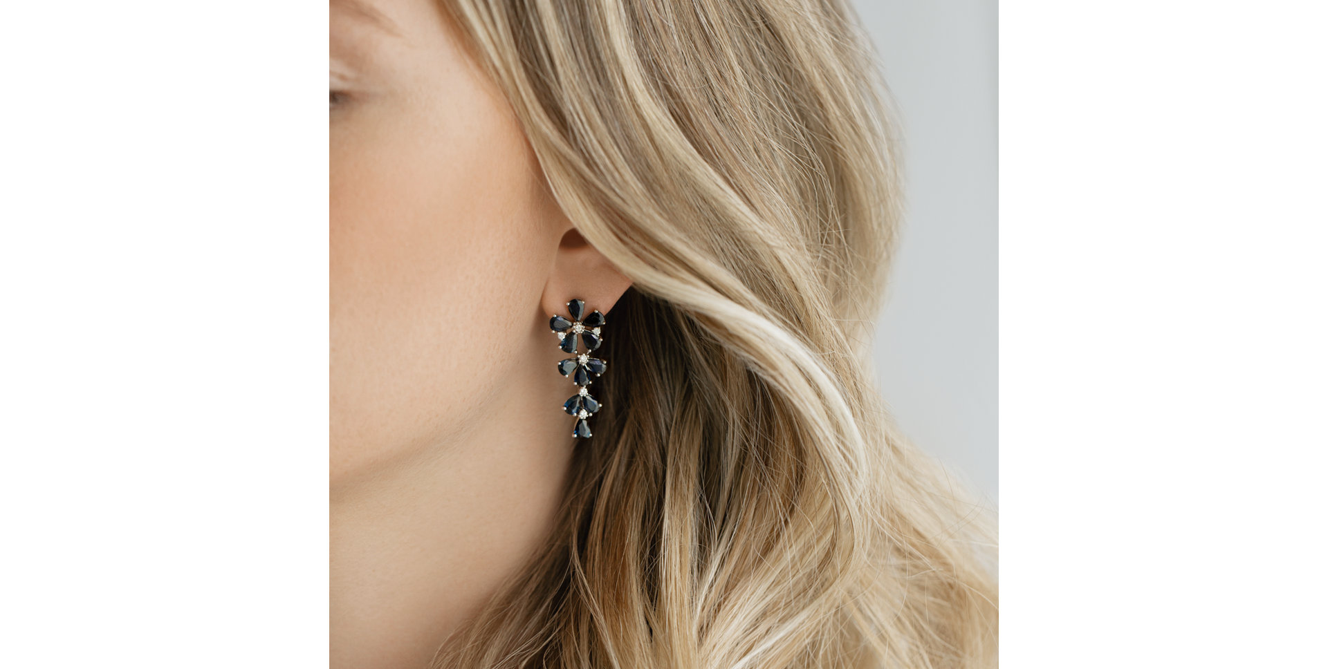 Náušnice s diamantmi a zafírmi Witching Scarlett