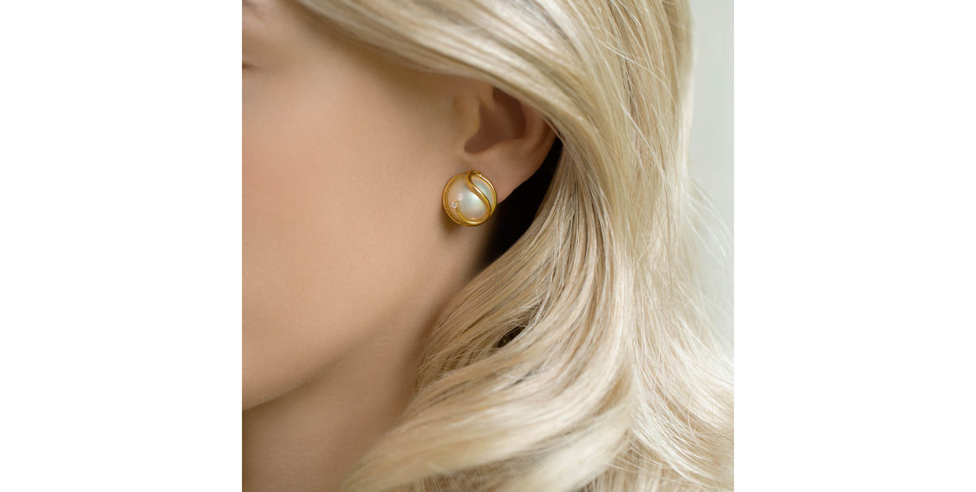 Náušnice s perlou a diamantmi Ophiner