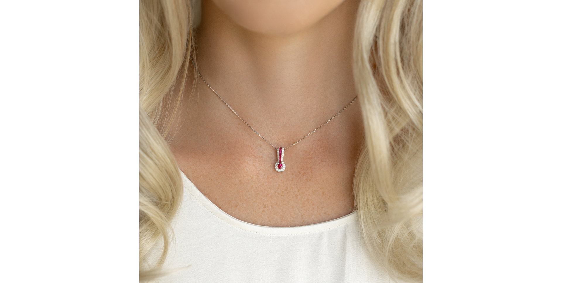 Přívěsok s rubínom a diamantmi Delaney