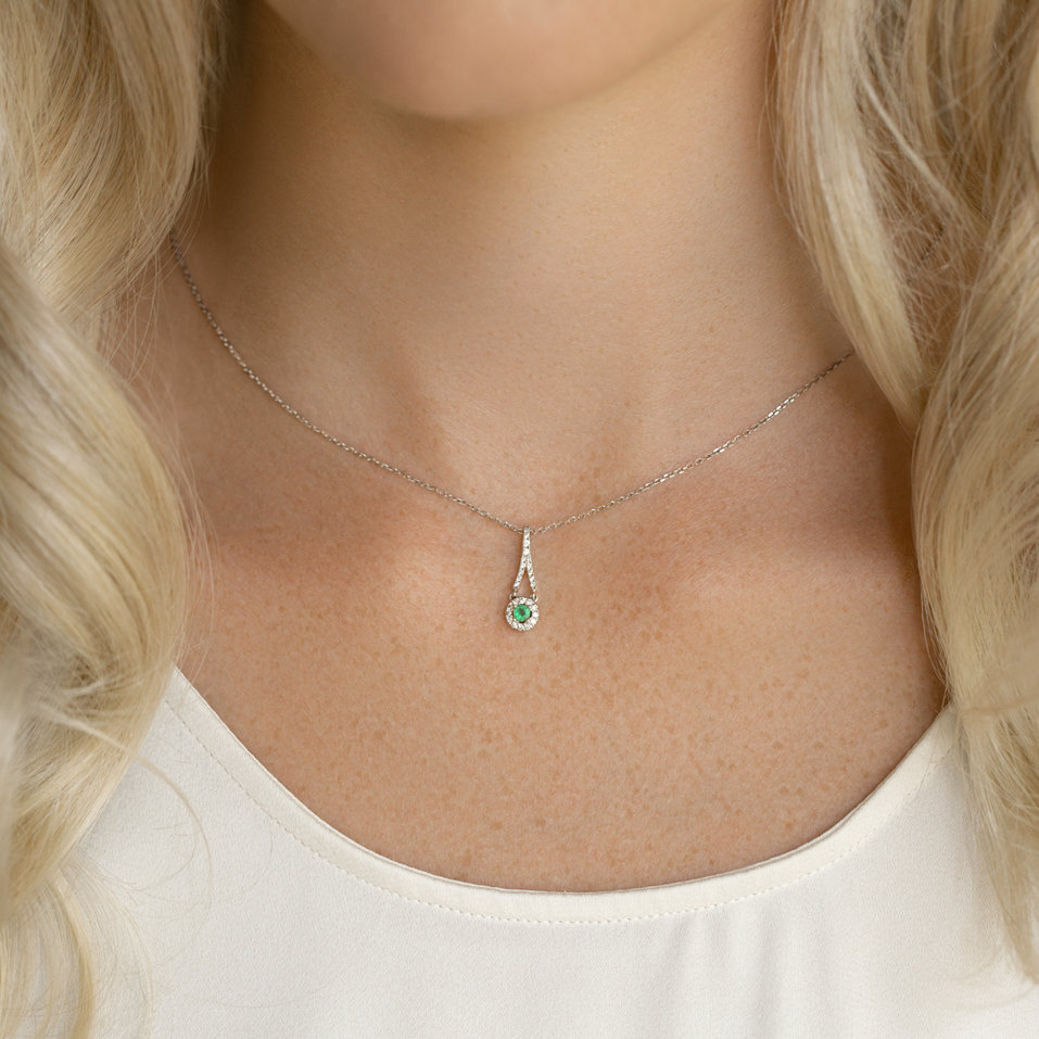 Přívěsok so smargdom a diamantmi Green Fate