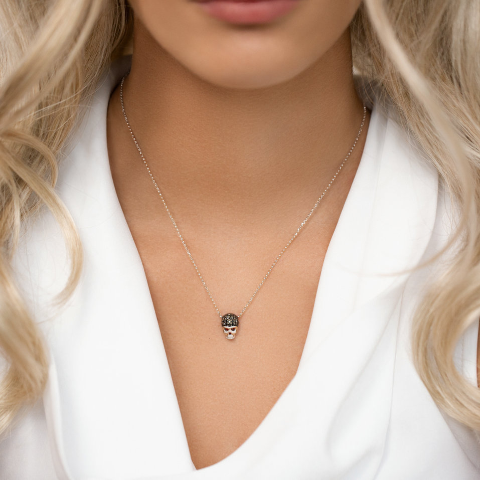 Náhrdelník s čiernymi diamantmi Memento Mori