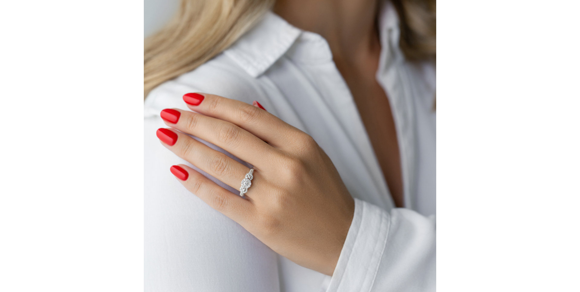 Prsteň s diamantmi Anttonaeta