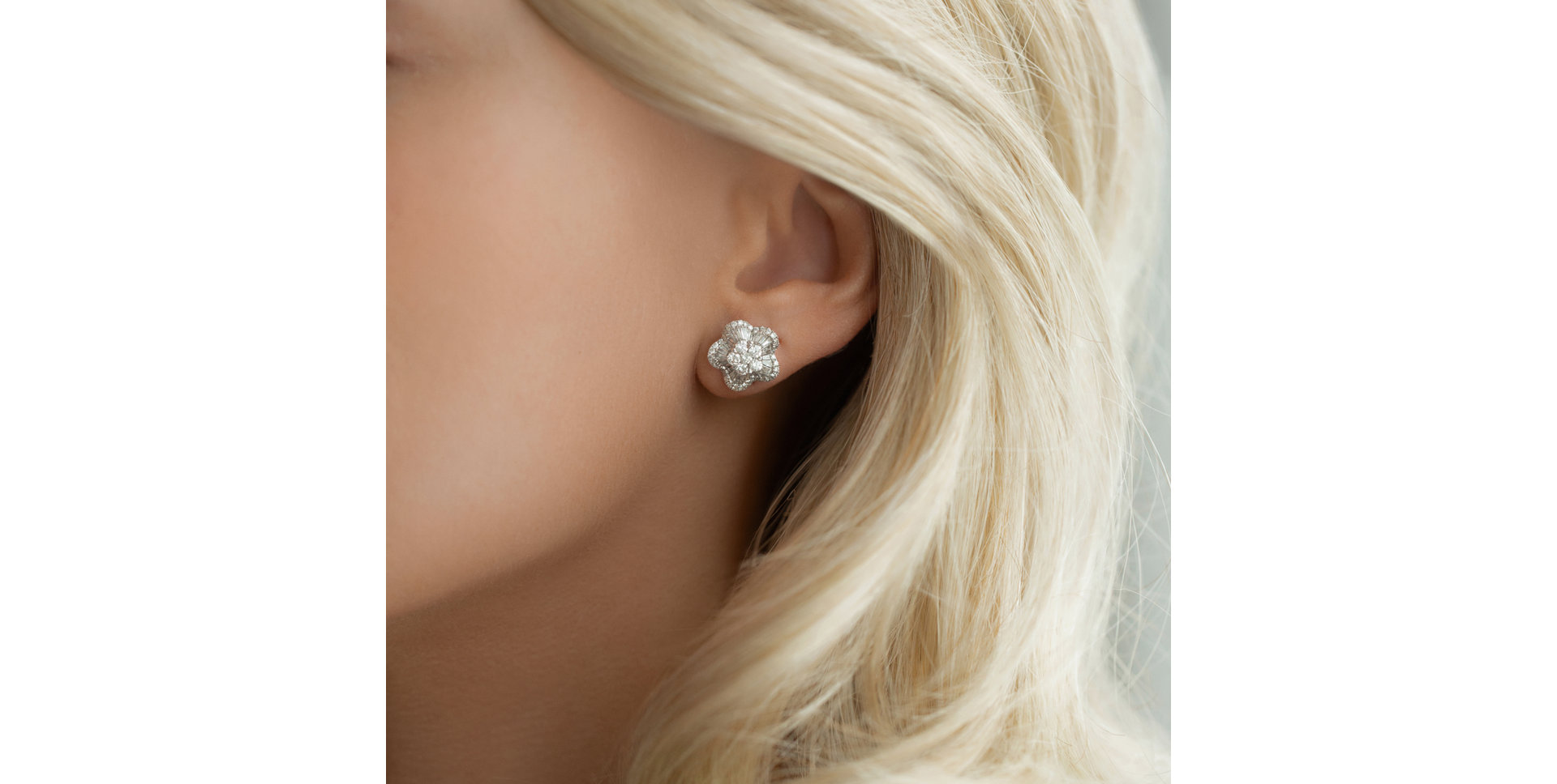 Náušnice s diamantmi Famous Signature