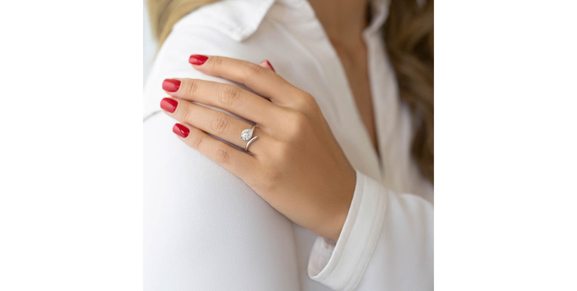 Prsteň s diamantmi Luxury Leaf