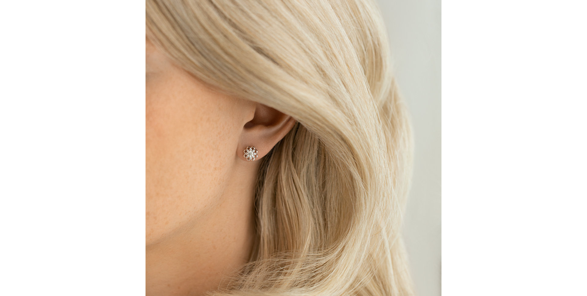 Náušnice s diamantmi Briliance of Bloom