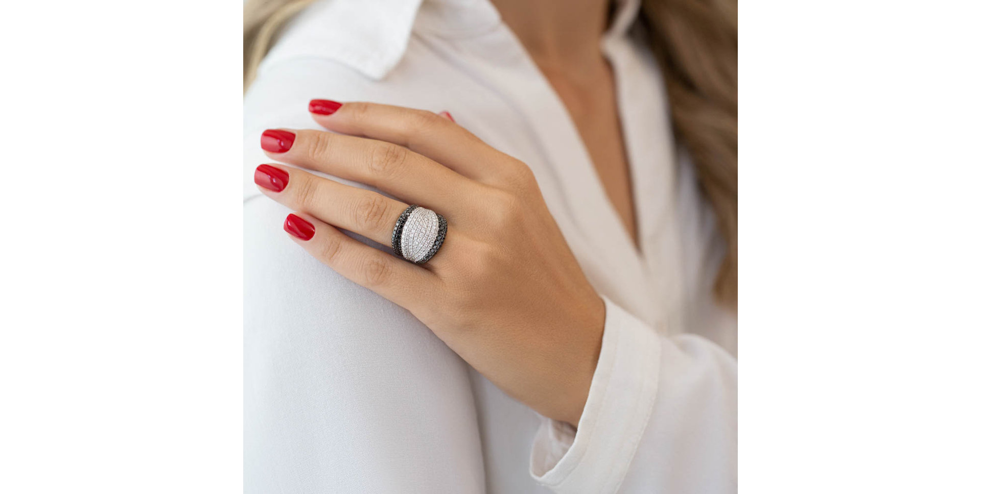 Prsteň s čiernymi a bielymi diamantmi King of Ocean